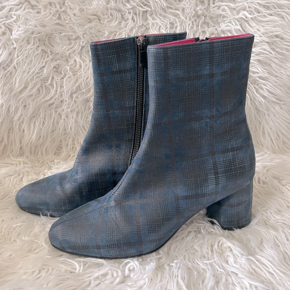 Le Babe Italian Leather and suede booties size US 8 EUR 38 - Picture 1 of 6